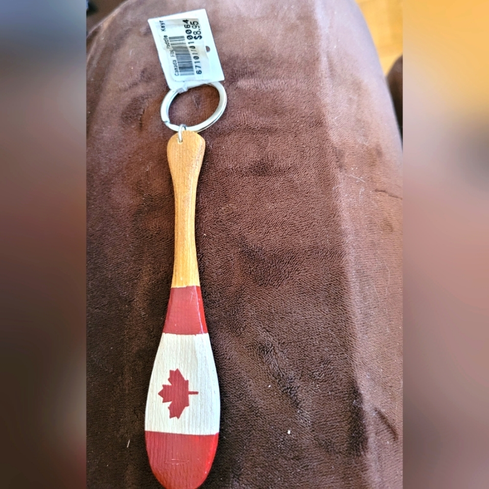🌼2/$12 Abbott mini wooden Canada flag canoe paddle key ring